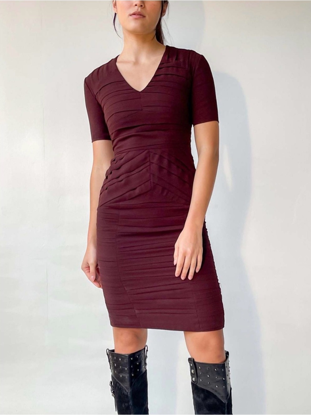 Burberry London- Wine Ribbed Panel V‑Neck Midi Dress